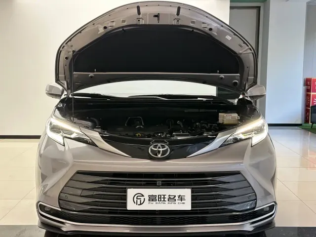 Toyota Sienna — Фото автомобиля 5