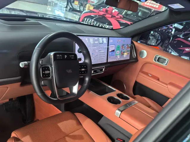 Li Auto L8 — Фото автомобиля 5