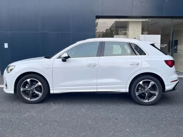 Audi Q3 — Фото автомобиля 4