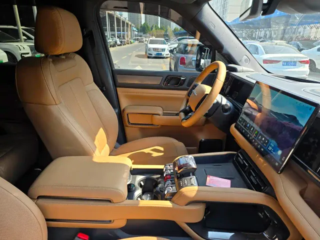 BYD FangChengBao Leopard 5 — Фото автомобиля 13