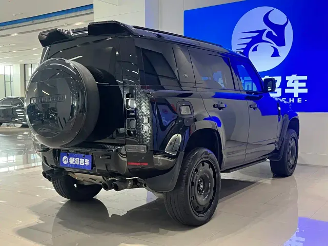 Land Rover Defender — Фото автомобиля 15