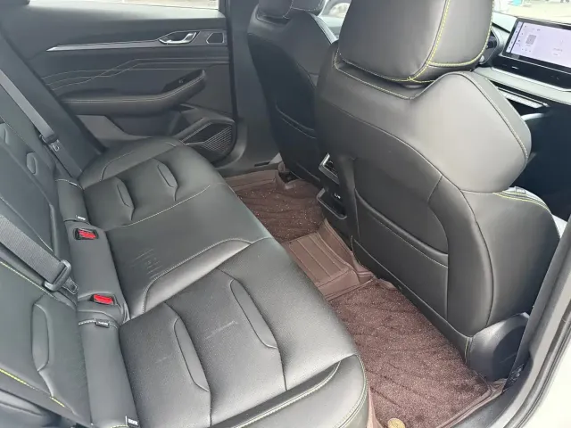 Geely Xingrui — Фото автомобиля 5
