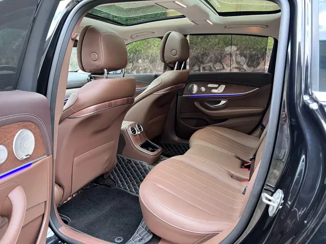 Mercedes-Benz E-Class — Фото автомобиля 6