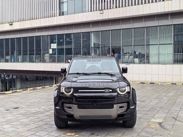 Land Rover Defender — Фото автомобиля 2