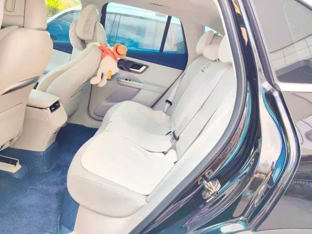 Mercedes-Benz EQE SUV — Фото автомобиля 18