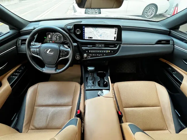 Lexus ES — Фото автомобиля 30