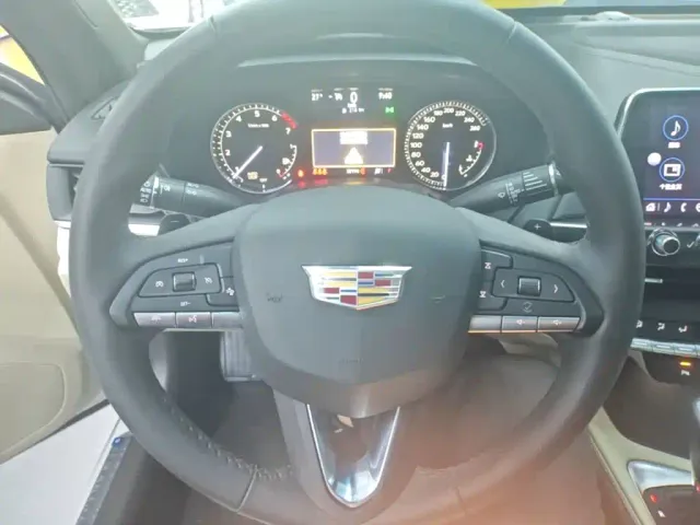 Cadillac CT4 — Фото автомобиля 10