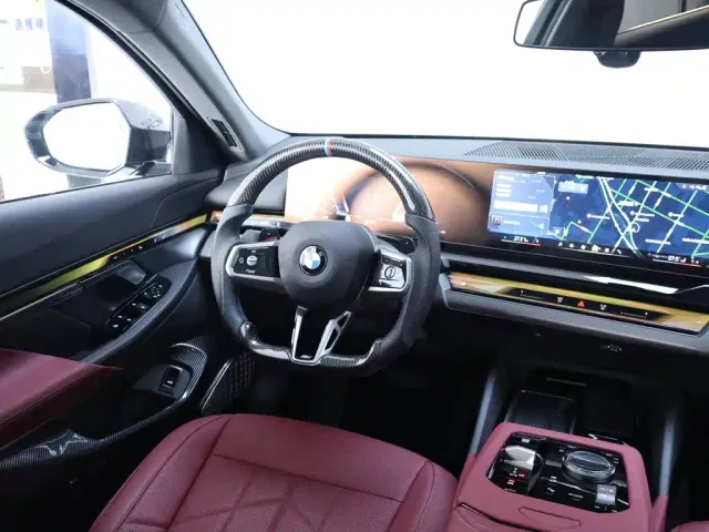 BMW 5 Series — Фото автомобиля 14