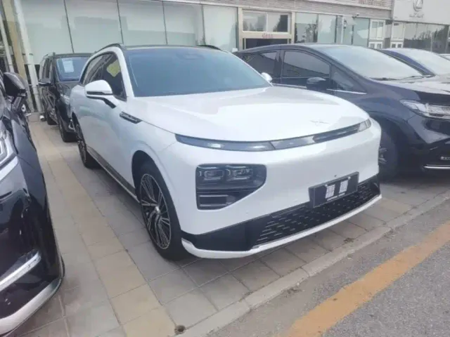 Xpeng G9 — Фото автомобиля 3