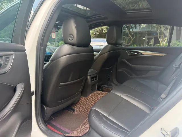 Cadillac CT5 — Фото автомобиля 5