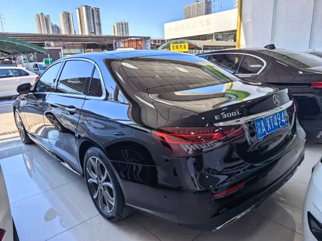 Mercedes-Benz E-Class — Фото автомобиля 4