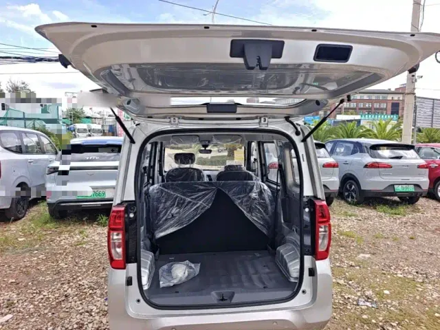 Wuling Zhiguang NEV — Фото автомобиля 14