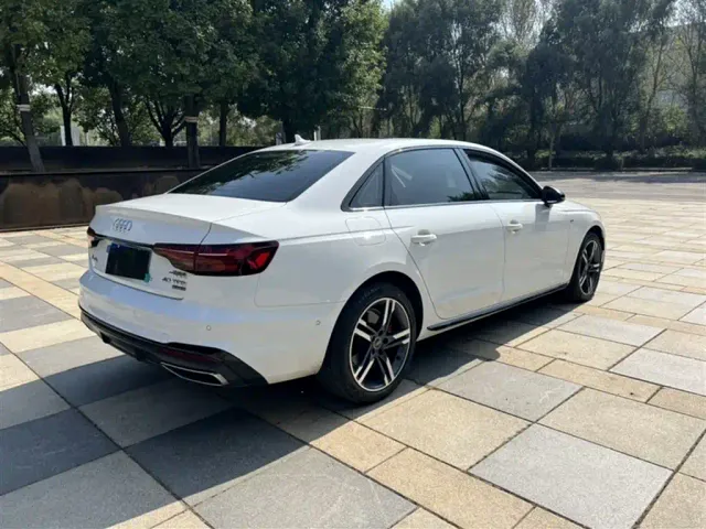 Audi A4L — Фото автомобиля 10