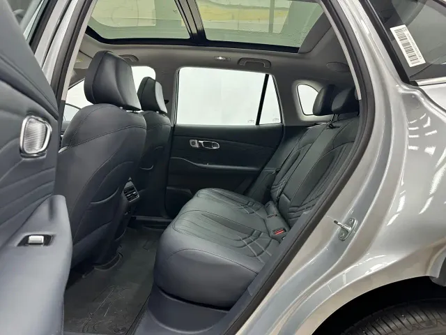 Geely Galaxy Galaxy Starship 7 EM-i 2026 135km Spaceship Edition — Фото автомобиля 6