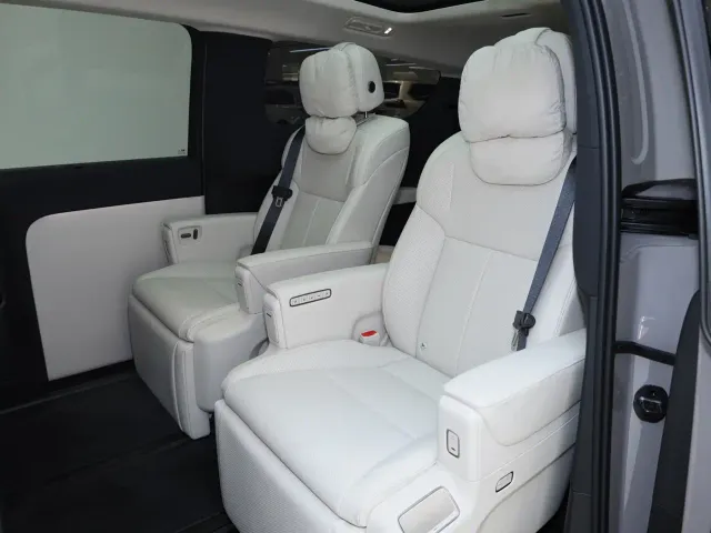 Li Auto MEGA — Фото автомобиля 30