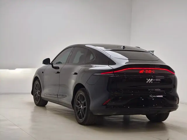 IM Motors LS6 — Фото автомобиля 7