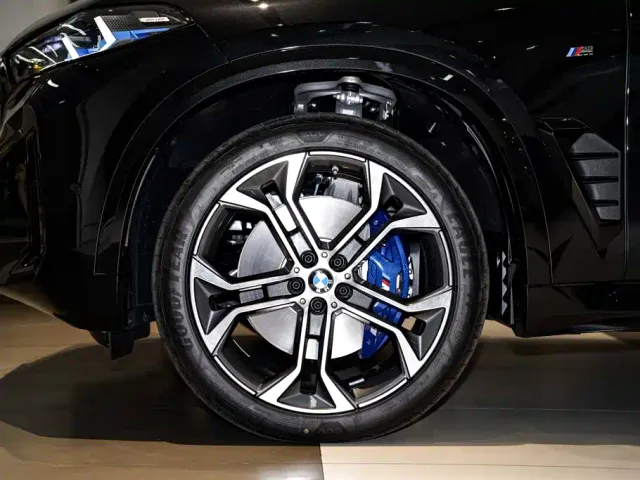 BMW X5 — Фото автомобиля 12