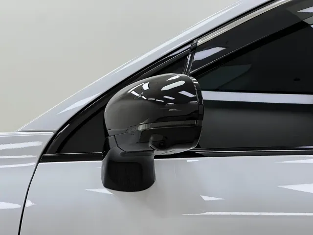 Leapmotor C10 — Фото автомобиля 11