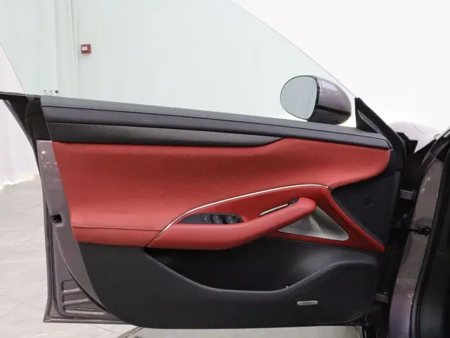 Xiaomi SU7 — Фото автомобиля 10