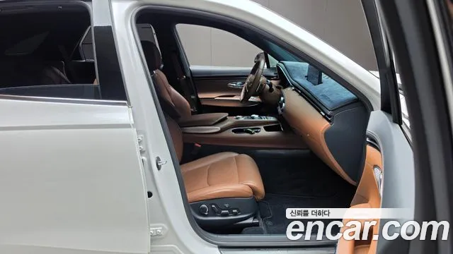 Genesis GV70 — Фото автомобиля 16