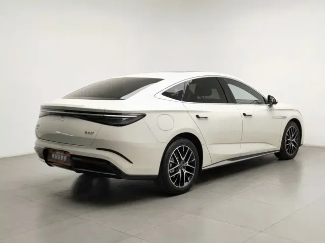 BYD Seal 07 DM-i — Фото автомобиля 2