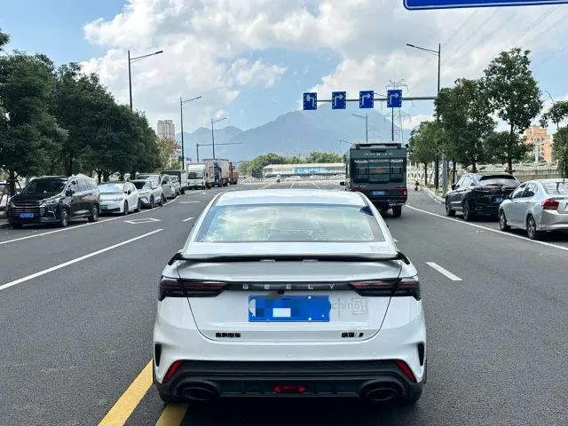 Geely Binrui — Фото автомобиля 15