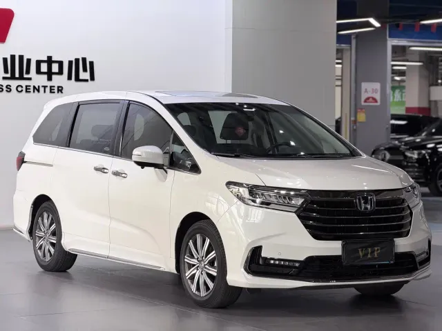 Honda Odyssey — Фото автомобиля 3