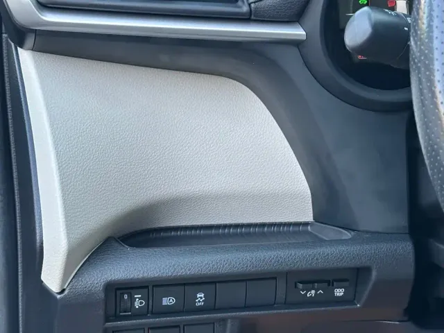 Toyota Sienna — Фото автомобиля 21