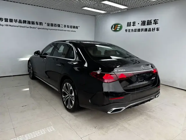 Mercedes-Benz E-Class — Фото автомобиля 6