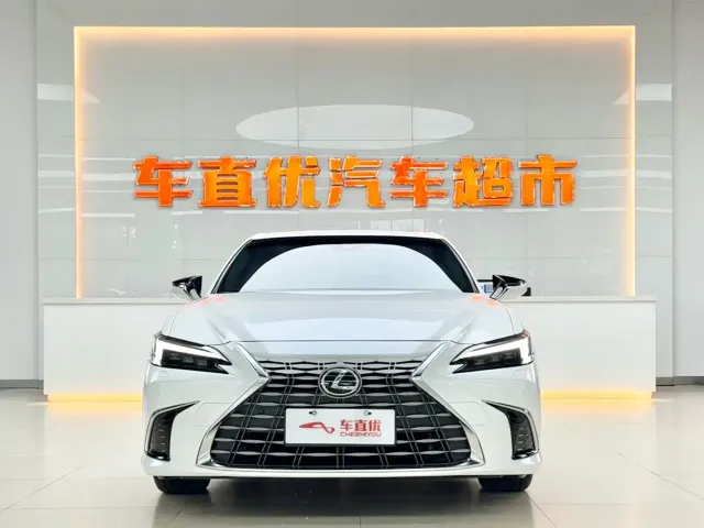 Lexus ES — Фото автомобиля 3
