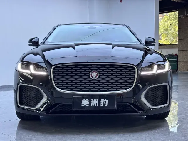 Jaguar XFL — Фото автомобиля 2