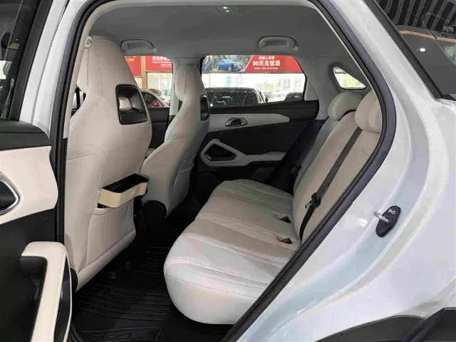 BYD Yuan UP — Фото автомобиля 12