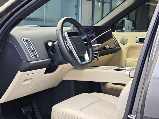 Li Auto L8 — Фото автомобиля 6