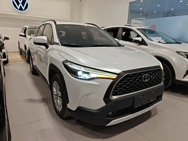 Toyota Corolla Cross — Фото автомобиля 3