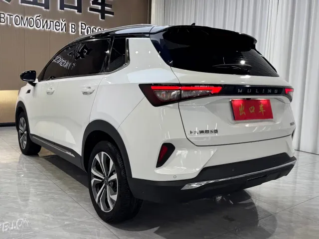 Wuling Asta — Фото автомобиля 5