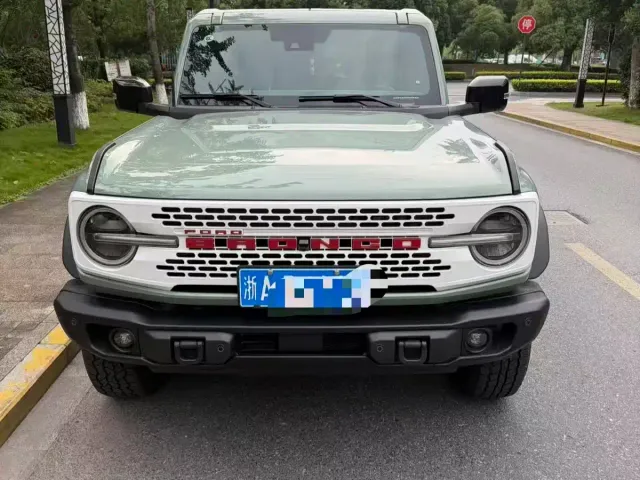 Фотография автомобиля — Ford Bronco