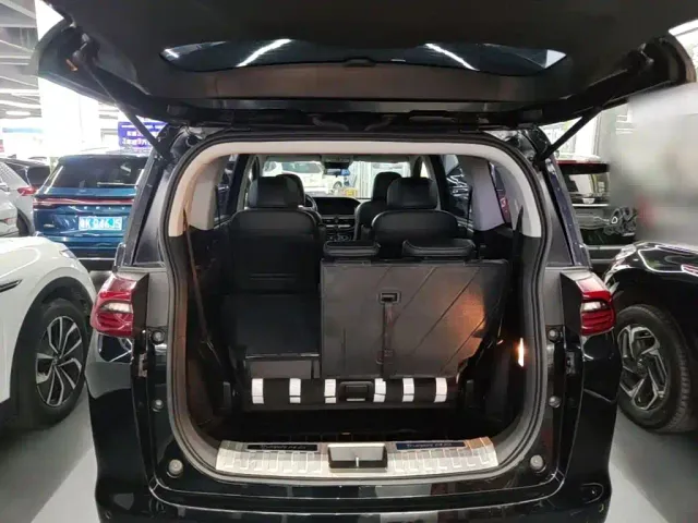 GAC Trumpchi M6 — Фото автомобиля 18