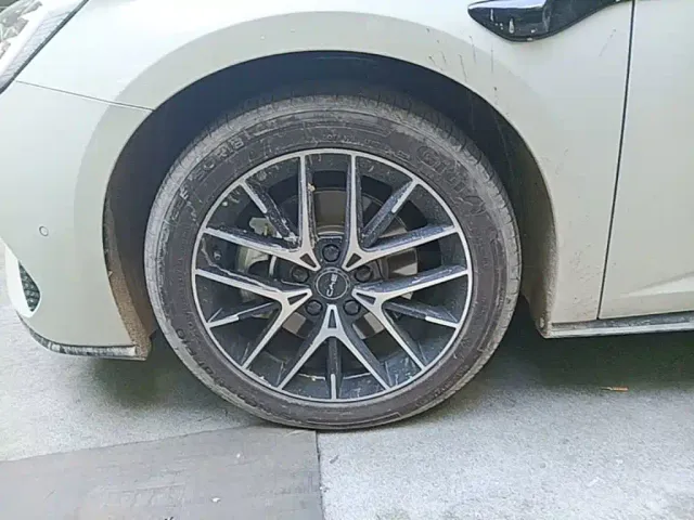 BYD Seal 07 DM-i — Фото автомобиля 22
