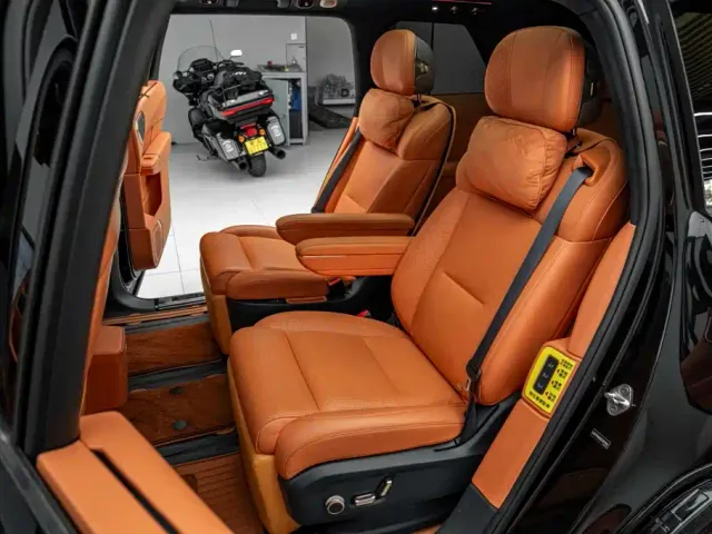 Lynk & Co 900 — Фото автомобиля 25