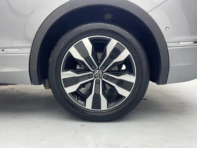 Volkswagen Tiguan L — Фото автомобиля 10