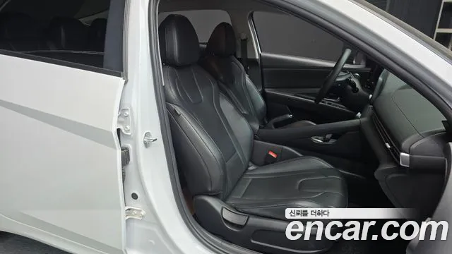 Hyundai AVANTE Новый Avante (CN7) — Фото автомобиля 12