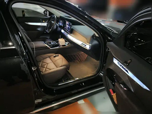 BMW 7 Series — Фото автомобиля 12