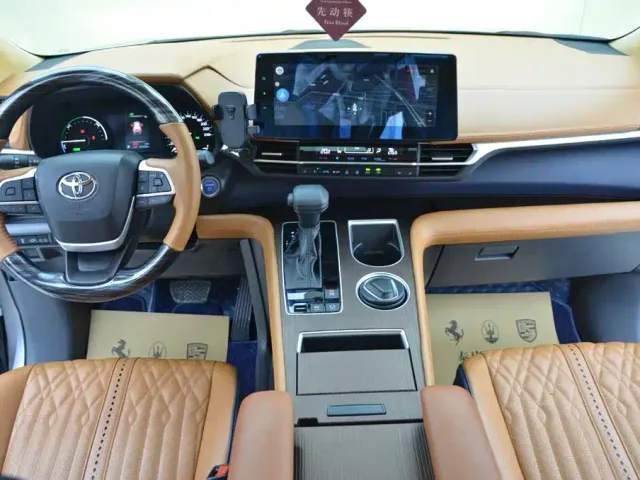 Toyota Sienna — Фото автомобиля 6