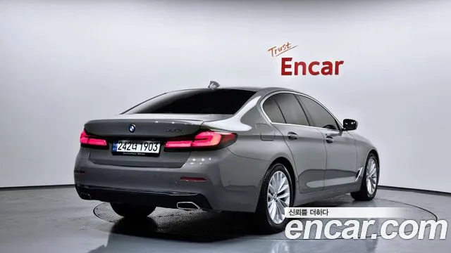 BMW 5-Series — Фото автомобиля 2