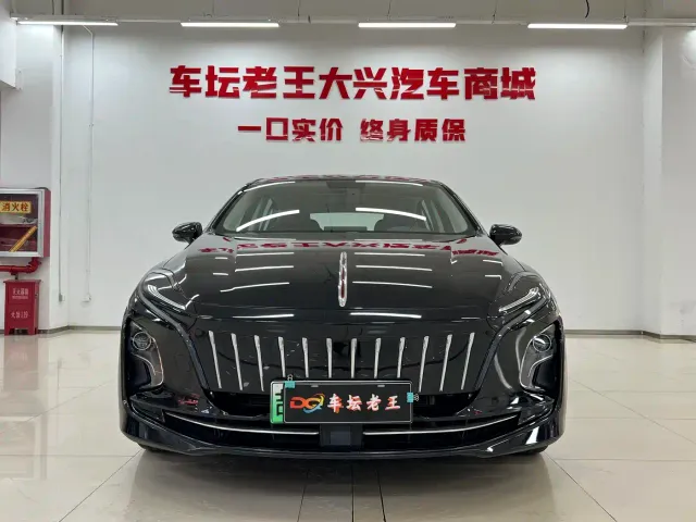 Hongqi E-QM5 — Фото автомобиля 2