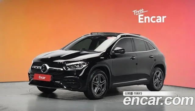 Фотография автомобиля — Mercedes-Benz GLA-Class H247