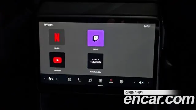 Tesla Model 3 — Фото автомобиля 27