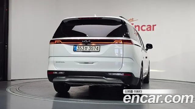 Kia Canival Carnival 4 поколение Бензин 7 мест Signature — Фото автомобиля 4