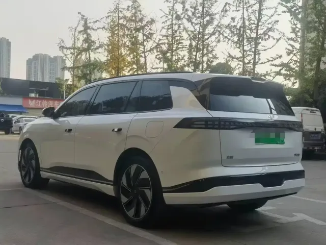 Dongfeng Yipai eπ008 2025 210Ultra Range Extender 5-Seater — Фото автомобиля 7