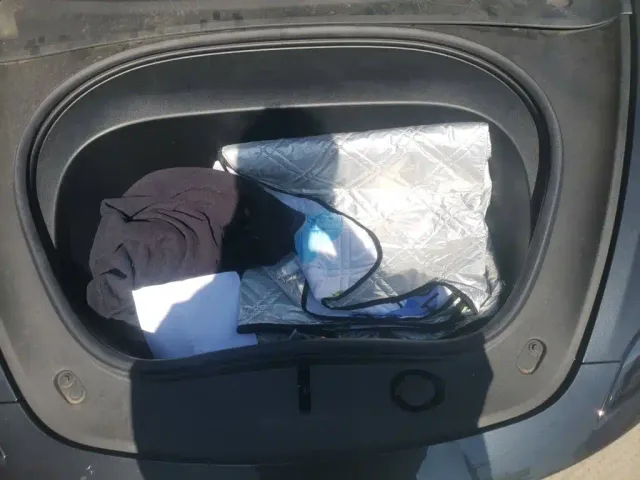 Tesla Model 3 — Фото автомобиля 16